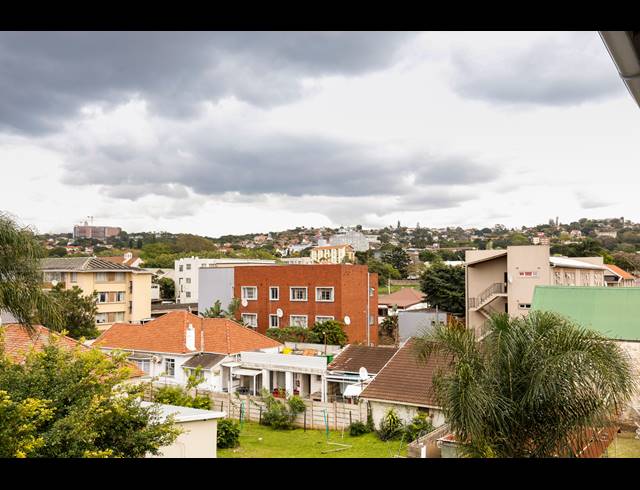1,800M² APARTMENT BLOCK FOR SALE IN BULWER